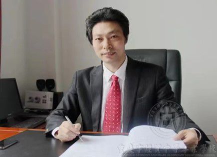 锐意进取谋发展 踔厉奋发向未来    重庆市经贸中等专业学校师生热议党的二十大